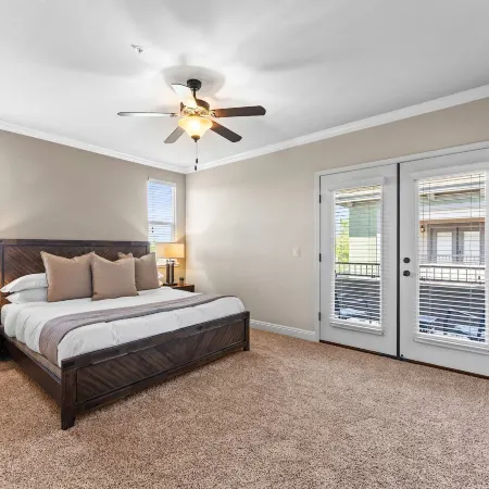 NEW Chic 2BR Stay with Heated Pool, Gym & Mini Golf