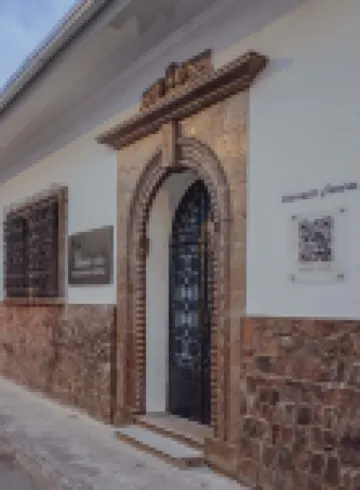 Wanderlot - Hotel Plaza Central Отели в г. 