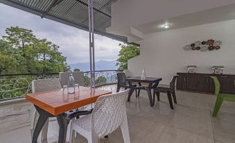 Itsy Hotels Peak View, 300 MTS from Mall Road