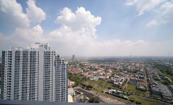 Nice and Comfy Studio at Orchard Supermall Mansion Apartment