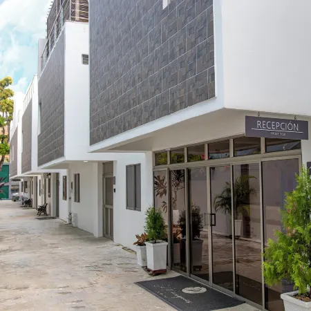 Hotel El Marqués de Manga Отели рядом с достопримечательностью «Манга»