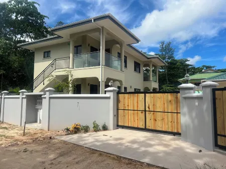 Chez Rona Отели в г. Праслин-Айленд