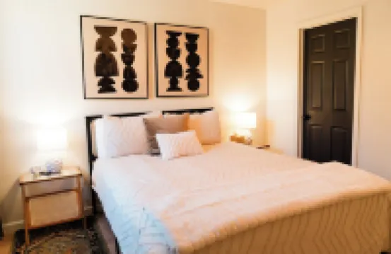 Come Relax in the Lofts at Arno! Unit B