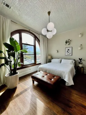 Skyline Loft & Balcony