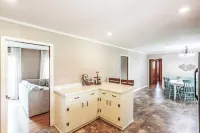 Spacious Home in Quiet Neighborhood - Half Mile from Historic Gallatin Square