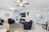 Hunter Lake Cottage w/ Parking, AC & W/D ~ Dogs Are Welcome