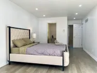 Vibrant City Retreat Hotels in Thornhill
