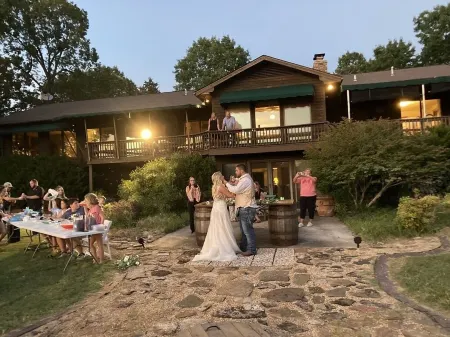 Lakefront home with easy access to Norfork Lake