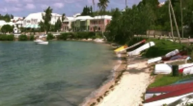 Private and Dreamy.....Balcony, Wine, Sunset,  Upstairs with its own entrance! Hotels in Sandys