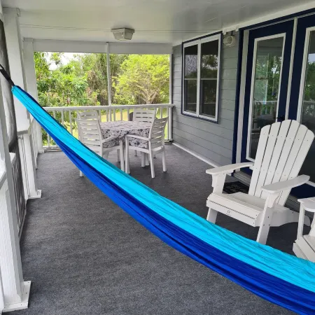 Beautiful home with wifi, tv, A/C, private dock, & backup generator power