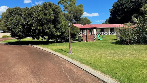 Karri Forest Motel Hotels in Beedelup