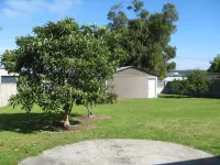 Quaint Family Home in Walpole with sleep-out Hotels in Walpole