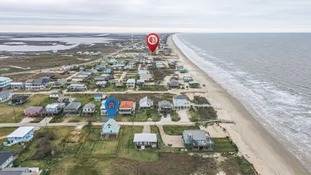 Beachfront Gulf Views!!!! Newly added playground!!