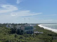 Ocean Villa. 100feet from beach and private Hotel a 