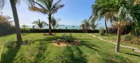 Villa Pieds Dans L'eau Avec vue Exceptionnelle sur L'océan et Piscine Privée Hotels in 