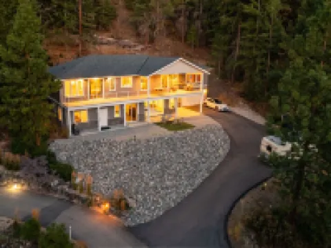 Okanagan Lakeview Oasis, 2 Bed, 2 Bath, Sleeps 6 Hoteles en Vernon