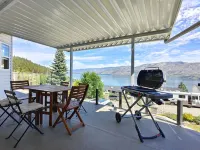 Lake View House In Peachland