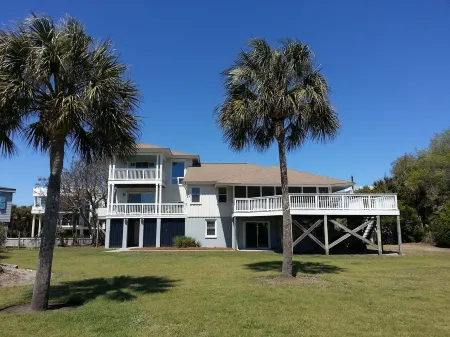 Sullivan's Island 5 Bdrms/4 Baths