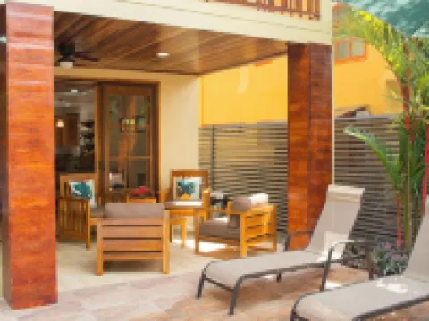 Villa Del Sol, steps to Dominical Beach with Private Pool! Hotels in Dominical