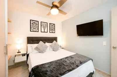 2024 New boutique 2B/1B balcony condo in famous Parque de Sabaneta Hotels near Mall Vegas Plaza