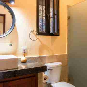 Villas Escondido Villa# 4 One Bed. Suite Only 3km.-2ml. to beach and shopping Rooms