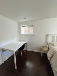 Vancouver Hideaway Hotels near Champlain Square Professional Building