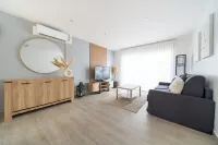 Pretty studio with terrace between sea and forest