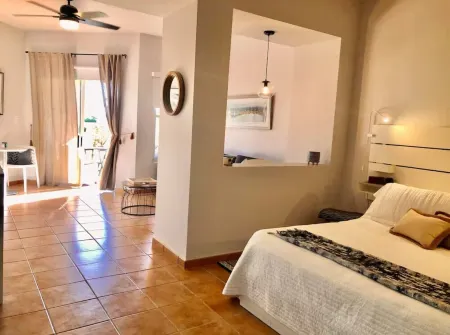 Studio Mare Ground Steps to pool @ Palmas del Mar