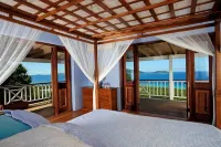 Ocean and Island Views with Spectacular Sunsets and Alfresco Atmosphere Các khách sạn ở 