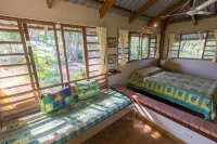 Casita Linda Vista /  Steps To Beach / Peaceful & Private / Fully Equipped