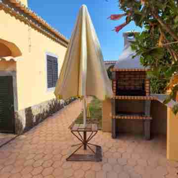 Villa Pera-Perfect for families w/ private pool, bbq & garden inside 3acre farm Hotel Exterior