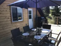 Cozy carriage house apartment with gorgeous Mount Ida views.