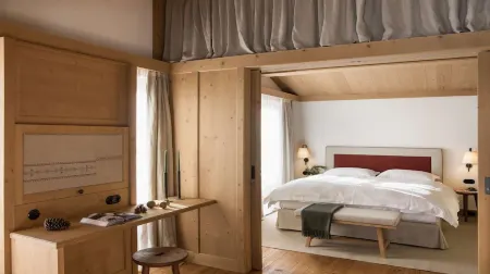 Beautifully located, spacious, appealing garden with unique pounds Отели в г. Миттенвальд