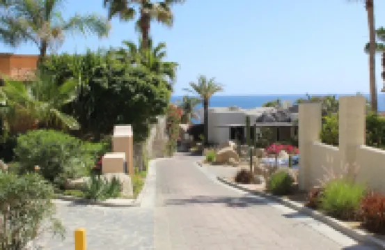 Misiones del Cabo 4206. 1BR Completely Remodeled Ocean View Condo!