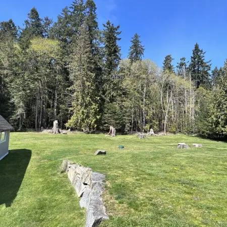Nautical Acres - Private 1 Bd Cottage on Beautiful Acreage 250m to Beach Access