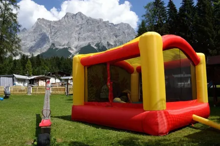Rental Caravan (Mobilhome) Zugspitzblick Ehrwald /Tyrol /Austria