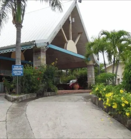 Studio Ocean Sunrise, breathtaking sea view, swimming pool on Orient Bay beach