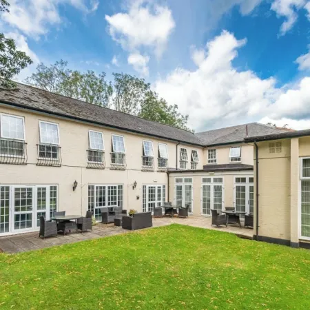 Forest Lodge Hotel
