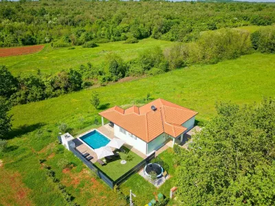 Holiday Home Petar - Three Bedroom House with Pool