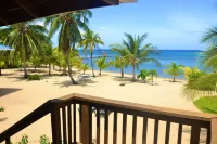 Private, beachfront house on 2.5 acres with fruit trees, owners nextdoor to help