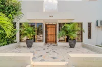 5 Bedroom Cartagena Cottage - Close to Walled City Hotels in Pie de Popa