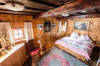 Historic country home with Sauna, free Wifi and parking