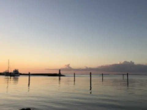 SPECTACULAR SUNSETS AND FRESH OCEAN BREEZE AWAIT YOU IN ISLAMORADA, FLORIDA!