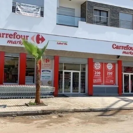 Luxury apartment with sea view, 5 minutes walk from the beach! With air conditioning