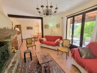 Villa with pool in the heart of olive groves Hotel a Pignans
