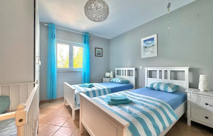 Apartment Didi with private garden, close to the center, family-friendly