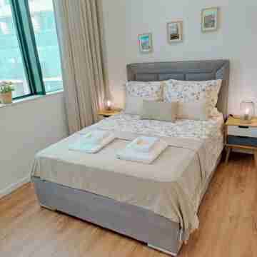 Premium Apartment - Porto Downtown + Free Parking Rooms