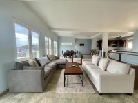 West Bay Latitude large 4 bedroom home just 5 minutes to West Bay Beach