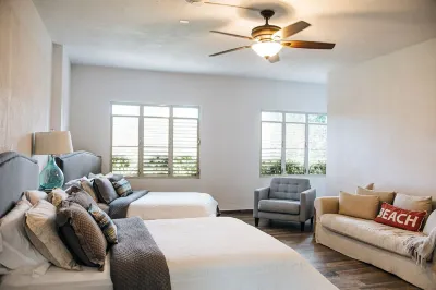 BEAUTIFUL AND ELEGANT 5 BDRM OCEAN FRONT HOUSE WITH DIRECT ACCESS TO THE OCEAN Hotels near Crash Boat Beach