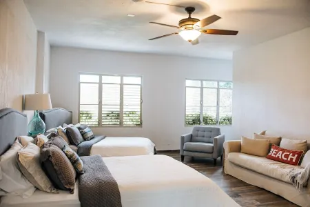 BEAUTIFUL AND ELEGANT 5 BDRM OCEAN FRONT HOUSE WITH DIRECT ACCESS TO THE OCEAN